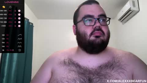Snapshot of alexxxbear chatting on 9, 1, 2026 alexxxbear online show from 9, 1, 2026
