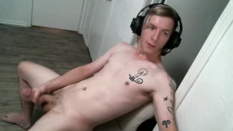 Snapshot of alexxxmic chatting on 20, 10, 2025 Alexxxmic online show from 20, 10, 2025