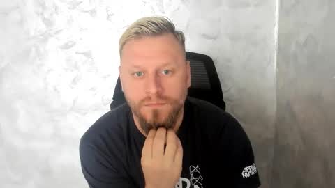 Snapshot of alexyno2020 chatting on 4, 4, 2026 alexyno2022 ONLYFANS online show from 4, 4, 2026