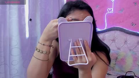 Carolina Join The Fan Club  online show from 4, 2, 2025