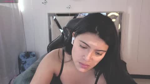 Carolina Join The Fan Club  online show from 19, 9, 2025