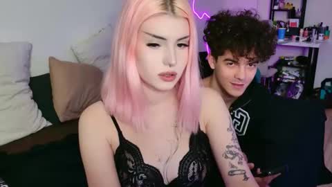 Snapshot of alice118james chatting on 13, 9, 2025 alice and james online show from 13, 9, 2025