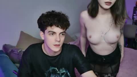 Snapshot of alice118james chatting on 10, 10, 2025 alice and james online show from 10, 10, 2025