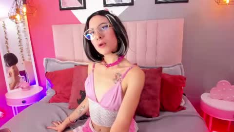 Snapshot of alice__moon__ chatting on 24, 7, 2026 alice__moon__ online show from 24, 7, 2026