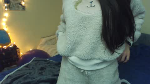 Snapshot of alice_asks chatting on 25, 12, 2024 Alice Asks online show from 25, 12, 2024