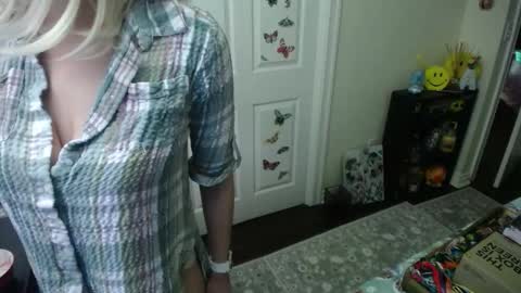 Snapshot of alice_asks chatting on 16, 12, 2025 Alice Asks online show from 16, 12, 2025