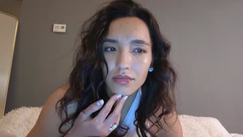 A R Y A  T I A online show from 15, 1, 2025