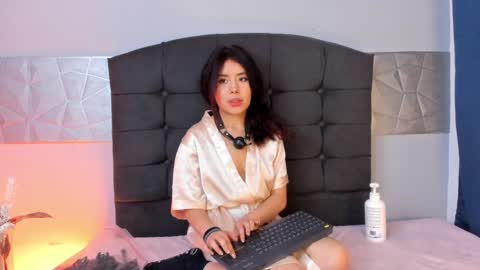  Alice Evans online show from 17, 1, 2025