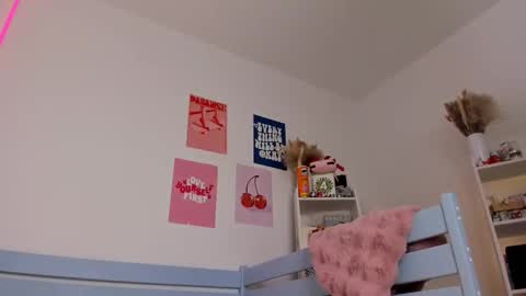 Snapshot of alice_forfun chatting on 14, 10, 2025 Alichery online show from 14, 10, 2025