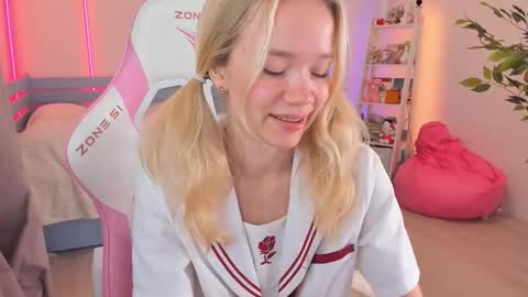 Snapshot of alice_forfun chatting on 4, 11, 2025 Alichery online show from 4, 11, 2025