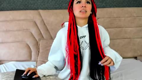 alice foxred online show from 15, 4, 2026