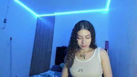 Snapshot of alice_martinez_ chatting on 19, 2, 2025 alice and amber online show from 19, 2, 2025