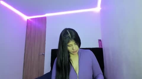 Snapshot of alice_martinez_ chatting on 7, 3, 2025 alice and amber online show from 7, 3, 2025
