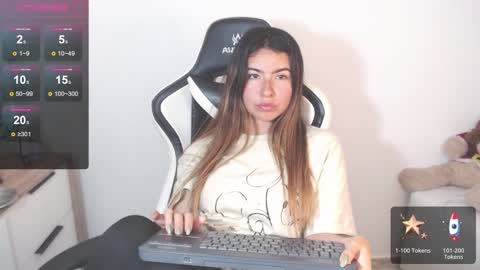 Snapshot of alice_middle01 chatting on 30, 1, 2025 Alice online show from 30, 1, 2025