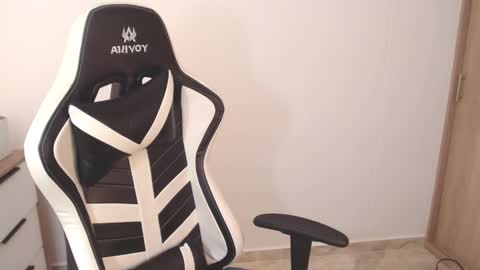 Snapshot of alice_middle01 chatting on 12, 3, 2025 Alice online show from 12, 3, 2025