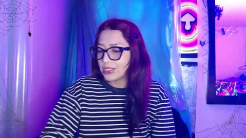 Snapshot of alice_phantom chatting on 7, 10, 2025 online show from 7, 10, 2025