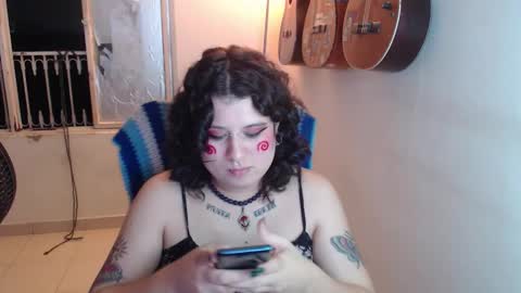 Snapshot of alice_psilocybe_sabina420 chatting on 14, 11, 2025 Alicia Aldara online show from 14, 11, 2025