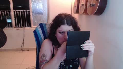 Snapshot of alice_psilocybe_sabina420 chatting on 5, 12, 2025 Alicia Aldara online show from 5, 12, 2025