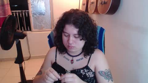 Snapshot of alice_psilocybe_sabina420 chatting on 17, 12, 2025 Alicia Aldara online show from 17, 12, 2025
