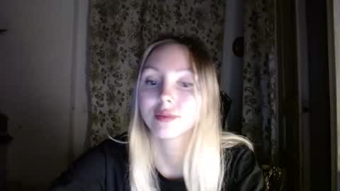 Alice smiles online show from 25, 3, 2026