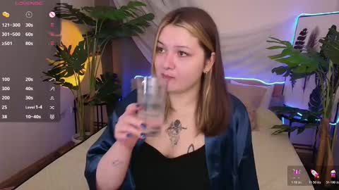 Snapshot of alice_walters chatting on 14, 12, 2025 Alice online show from 14, 12, 2025