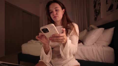 Snapshot of alicealberts chatting on 5, 1, 2025 alicealberts online show from 5, 1, 2025