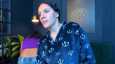 Snapshot of aliceandsia chatting on 29, 9, 2025 Alice and Asia online show from 29, 9, 2025