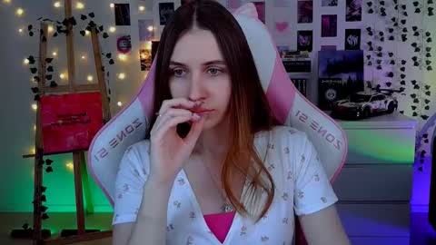 Snapshot of alicecharmy chatting on 26, 10, 2025 alicecharmy online show from 26, 10, 2025