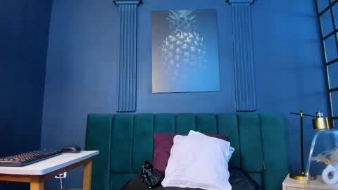 Snapshot of alicecoule chatting on 7, 4, 2026 Alice online show from 7, 4, 2026