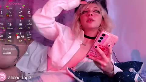Snapshot of alicedang3r chatting on 8, 1, 2025 Alice online show from 8, 1, 2025