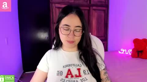 Snapshot of alicee_2 chatting on 19, 6, 2026 Aliceee .. 97YP9VWGZHrefnav wishlist lists 1 online show from 19, 6, 2026