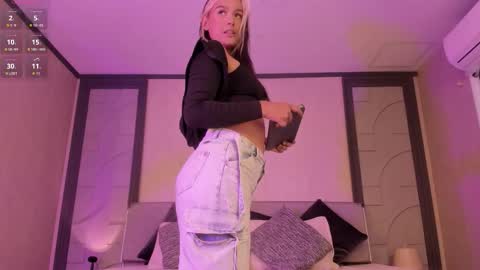 alicee_clark_ online show from 22, 3, 2026