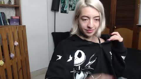 alicee_logan_ online show from 10, 3, 2026