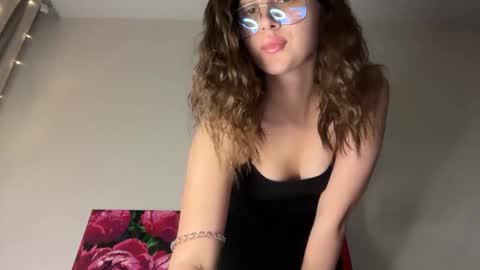 Snapshot of aliceinlustland chatting on 7, 4, 2026 aliceinlustland online show from 7, 4, 2026