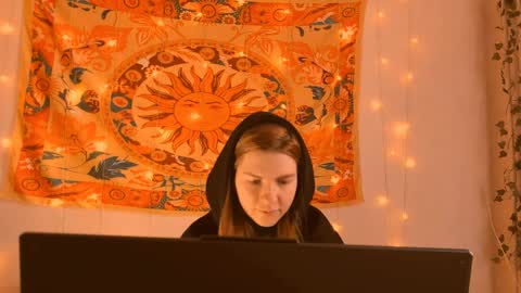 Alice online show from 11, 4, 2026