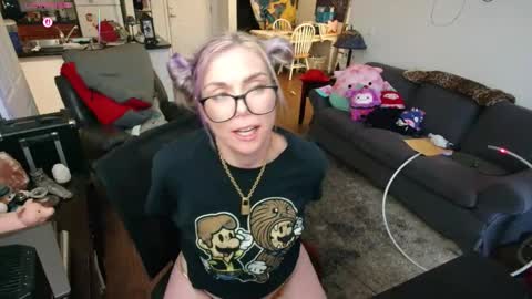 Snapshot of aliceliddell710 chatting on 5, 5, 2026 Alice Liddell online show from 5, 5, 2026