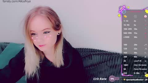 Snapshot of alicenya chatting on 4, 12, 2025 Alice online show from 4, 12, 2025