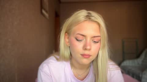 Snapshot of aliceoceaneyes chatting on 8, 9, 2025 aliceoceaneyes online show from 8, 9, 2025