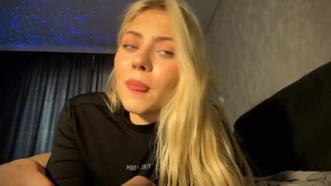 Snapshot of aliceoceaneyes chatting on 5, 10, 2025 aliceoceaneyes online show from 5, 10, 2025