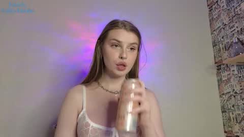 Snapshot of aliceparis69 chatting on 19, 11, 2025 Alice online show from 19, 11, 2025