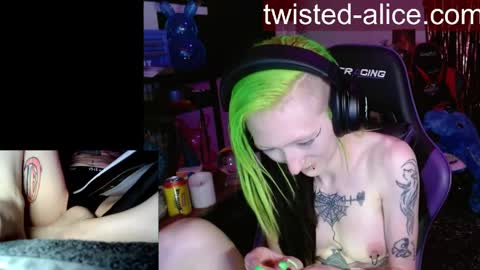 Snapshot of alicewonder52 chatting on 24, 4, 2026 Alice online show from 24, 4, 2026