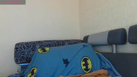 Snapshot of alicewoolfy chatting on 8, 4, 2026 AliceWoolfy online show from 8, 4, 2026