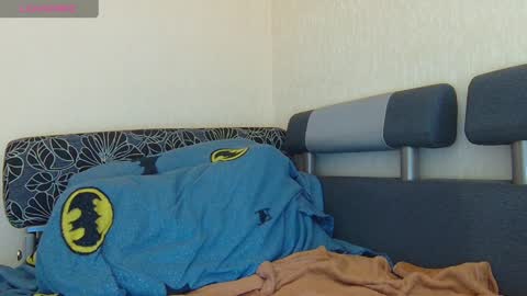 Snapshot of alicewoolfy chatting on 9, 4, 2026 AliceWoolfy online show from 9, 4, 2026