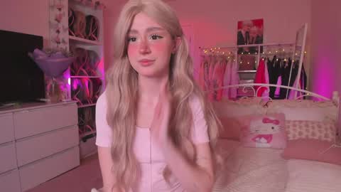 Snapshot of alicexbae chatting on 11, 5, 2026 from wonderland online show from 11, 5, 2026