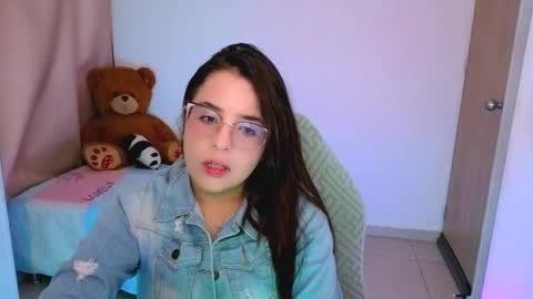 Snapshot of alicia_hotxx chatting on 24, 3, 2026 alison online show from 24, 3, 2026