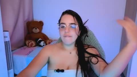 Snapshot of alicia_hotxx chatting on 25, 3, 2026 alison online show from 25, 3, 2026