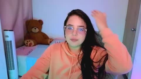 Snapshot of alicia_hotxx chatting on 7, 4, 2026 alison online show from 7, 4, 2026