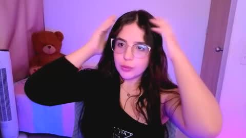 Snapshot of alicia_hotxx chatting on 16, 4, 2026 alison online show from 16, 4, 2026