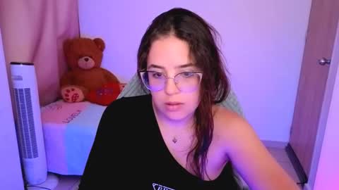 Snapshot of alicia_hotxx chatting on 16, 4, 2026 alison online show from 16, 4, 2026