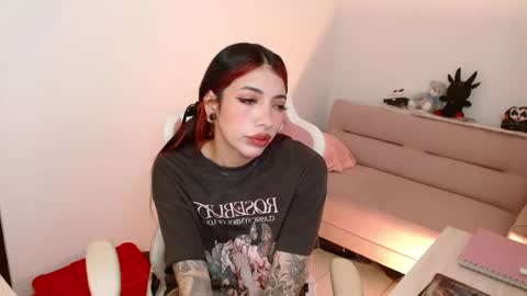 Snapshot of alicia_key_ chatting on 16, 4, 2026 ALICIA online show from 16, 4, 2026